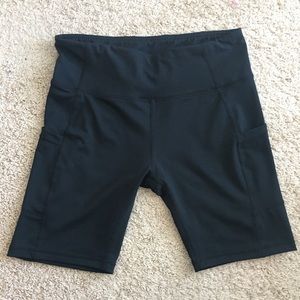 Baleaf size Large, running/biker shorts, w.pockets